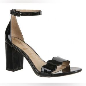 Sam Edelman Odila black patent leather scalloped toe ankle strap ankle stacked 7